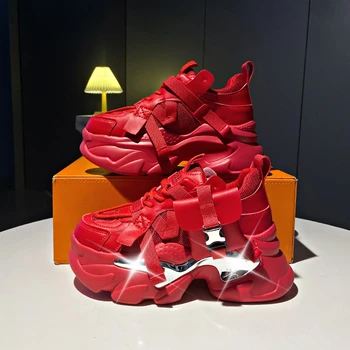 Design ženske cipele na ne сужающемся dolje masivnim petu džep 2023, crvene ženske tenisice na platformu od lakirane kože