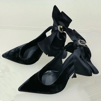 Dizajner ženske cipele-brod s oštrim vrhom, otvorene modeliranje cipele za maturalnu večer, crne ženske sitnice ljetne sandale na ukosnica s lukom na visoku petu