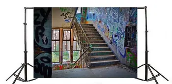 Pozadina za fotografiranje, Stepenice napuštene zgrade, zid sa grafitima