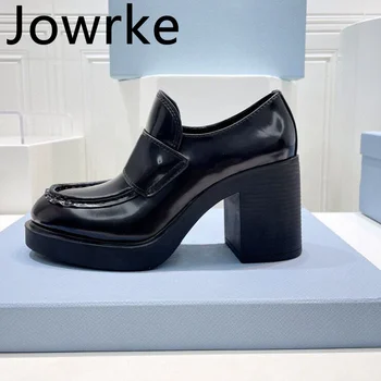 Ženske cipele-brod od lakirane kože u retro stilu, ženske cipele Mary Janes bez spajala na visoku petu, proljeće 2023, crne, bijele ženske dizajnerske cipele na petu masivnim