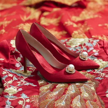 Ženske cipele vjenčanje-brod s oštrim vrhom, biser crveni saten cipele, odjeća s vezom